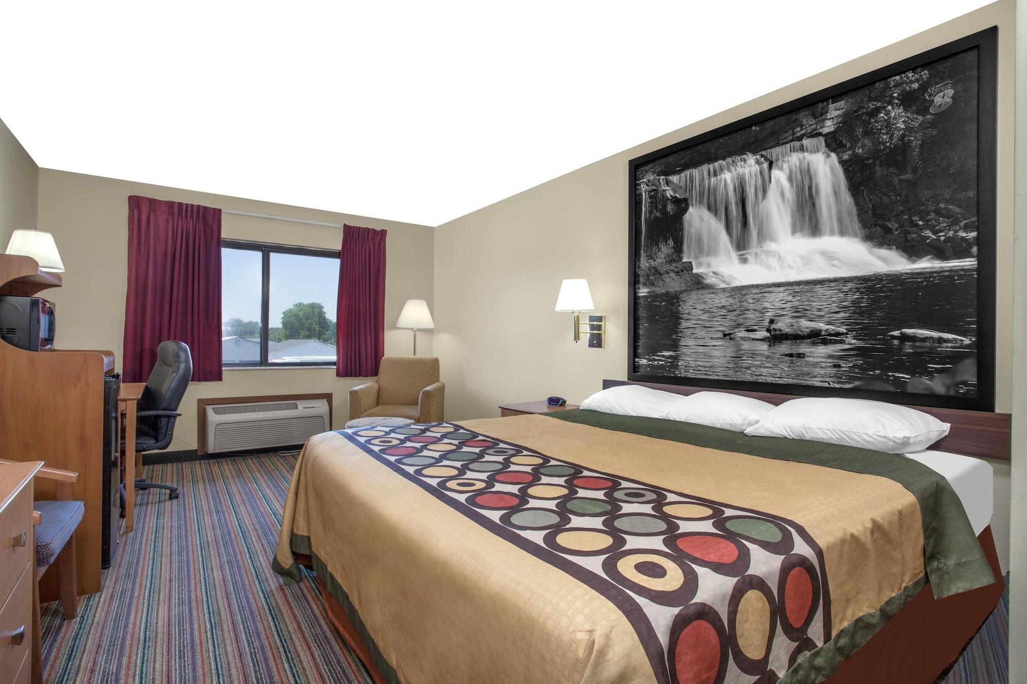 ซูเปอร์ 8 บาย วินด์แฮม อีแวนสวิลล์ อีสต์ Hotel เอวันส์วิลล์ ภายนอก รูปภาพ